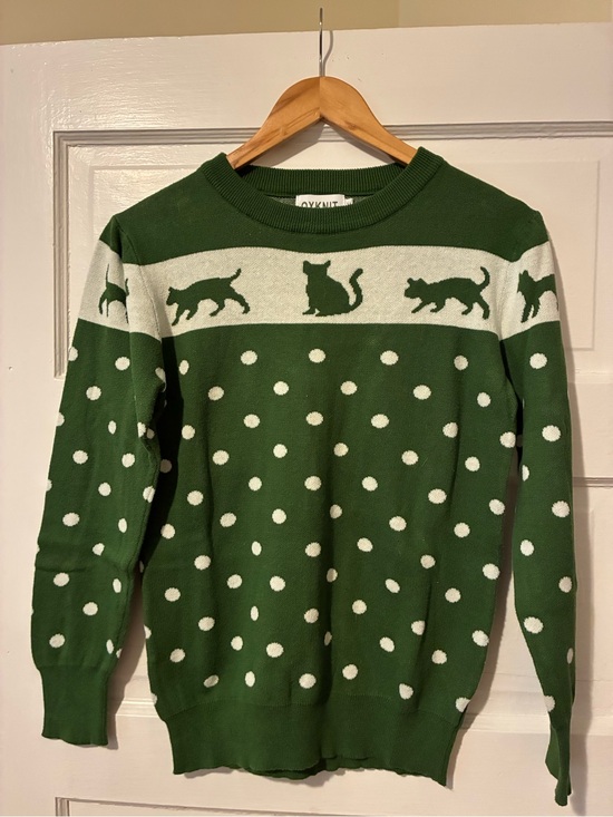 OXKnit Sweaters - Oxknit Green Crewneck Sweater with White Cat Motif
